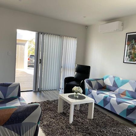 4 Bedroom Home Fully Furnished In Papakura, Auckland Buitenkant foto