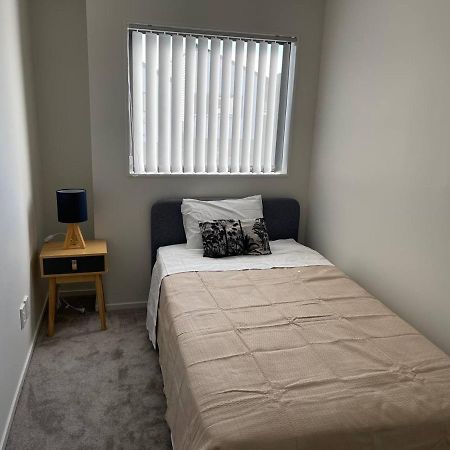4 Bedroom Home Fully Furnished In Papakura, Auckland Buitenkant foto